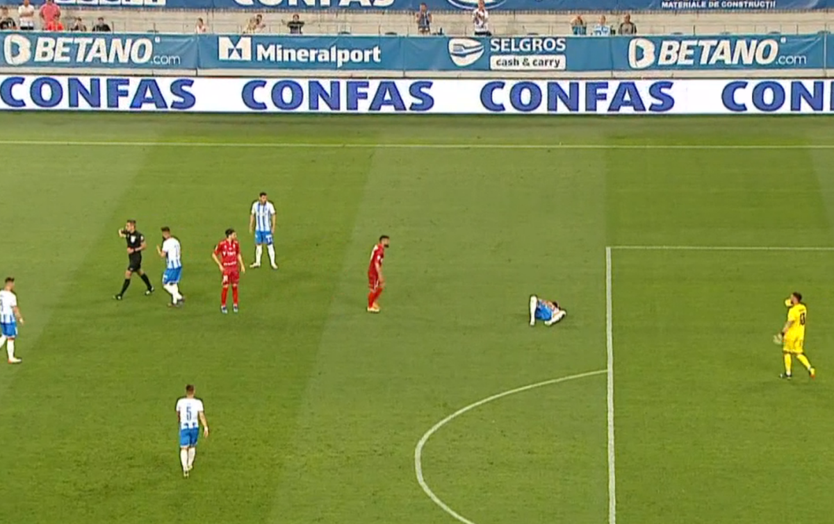 S-au încins spiritele în Craiova - Botoșani: un „roșu” și 4 „galbene” la aceeași fază!