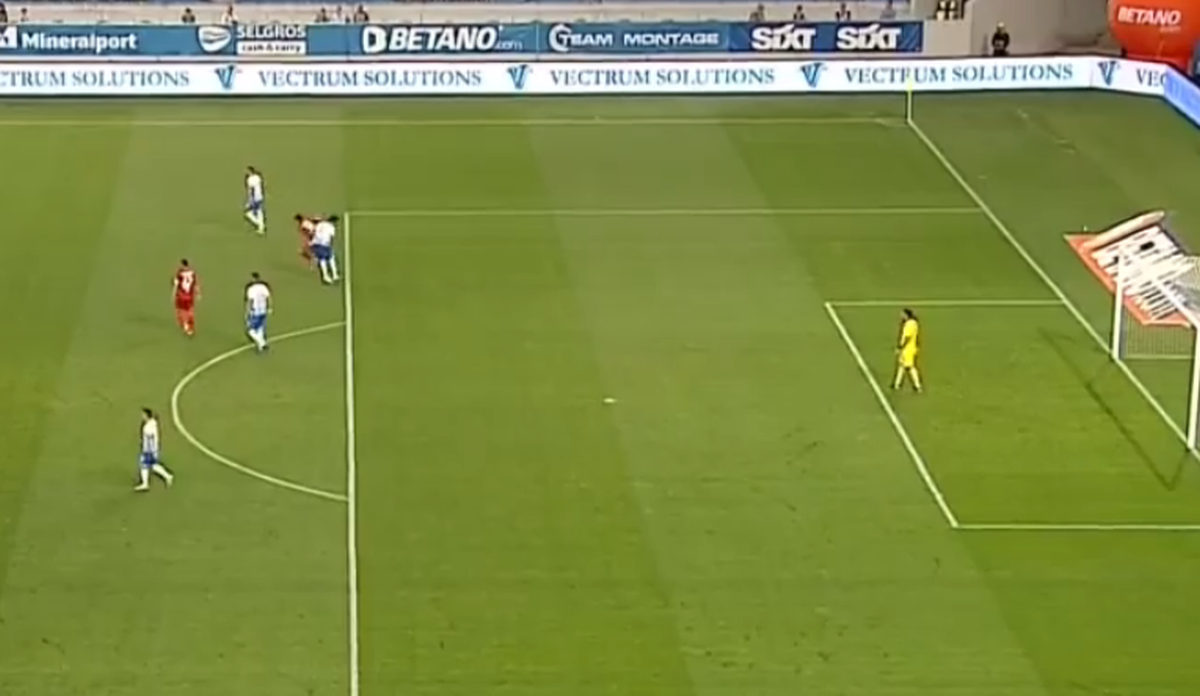 S-au încins spiritele în Craiova - Botoșani: un „roșu” și 4 „galbene” la aceeași fază!