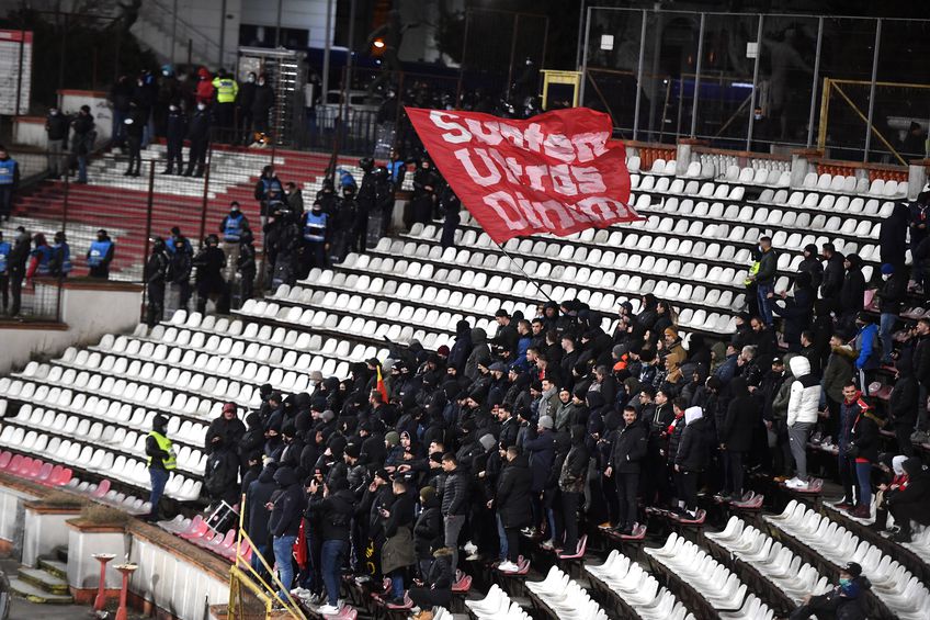 Fotbaliștii lui Dinamo au primit mesaje de amenințare din partea ultrașilor care formează Peluza Sud.