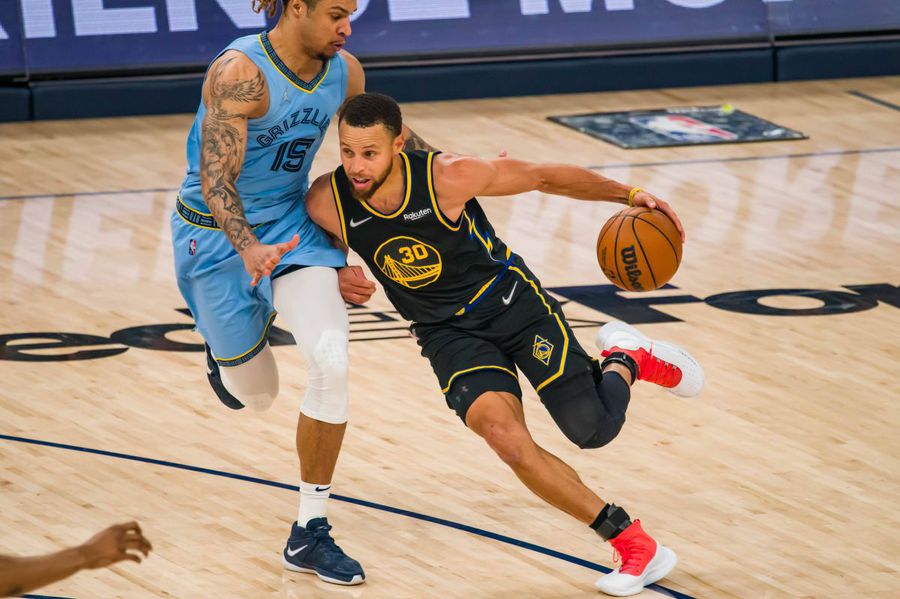 Stephen Curry, baschetbalistul admirat de Duțu, și-a petrecut întreaga carieră la Golden State Warriors Foto: Imago E căpitan la Milan și are de ales în continuare între România și Italia: „Nu se știe niciodată” + Ce sfaturi a primit de la Modric