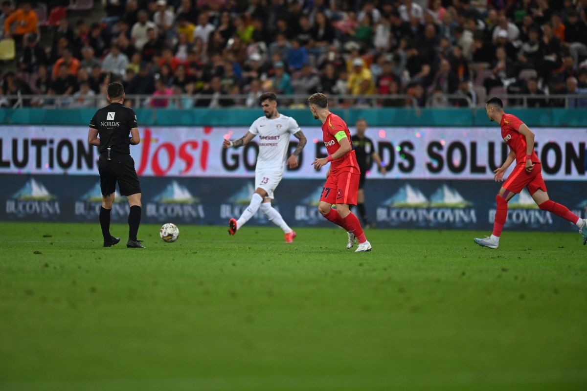 „Prințul” Cristea râde de FCSB » Ironii în direct: „Mulți au fost în probe” » Nici Florinel Coman n-a scăpat