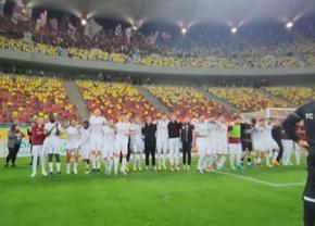 Imagini scandaloase pe Arena Națională » Ce au putut să cânte fotbaliștii lui Mutu împreună cu cei din galeria Rapidului