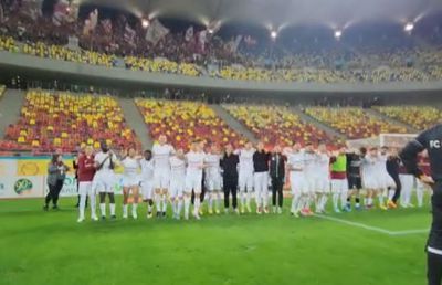 Imagini scandaloase pe Arena Națională » Ce au putut să cânte fotbaliștii lui Mutu împreună cu cei din galeria Rapidului
