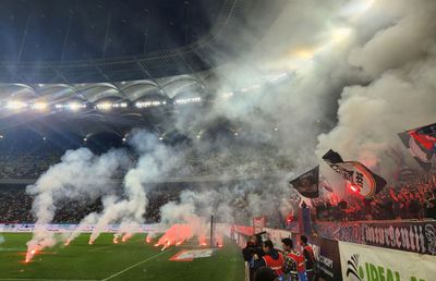 FCSB - Rapid, în pericol după ploaia de torțe și scandări rasiste » Cum au sfidat ultrașii anunțul crainicului
