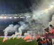 Derby-ul dintre FCSB și Rapid a fost întrerupt mai bine de 6 minute în prima repriză, din cauza torțelor și a scandărilor rasiste venite din galeria gazdelor.