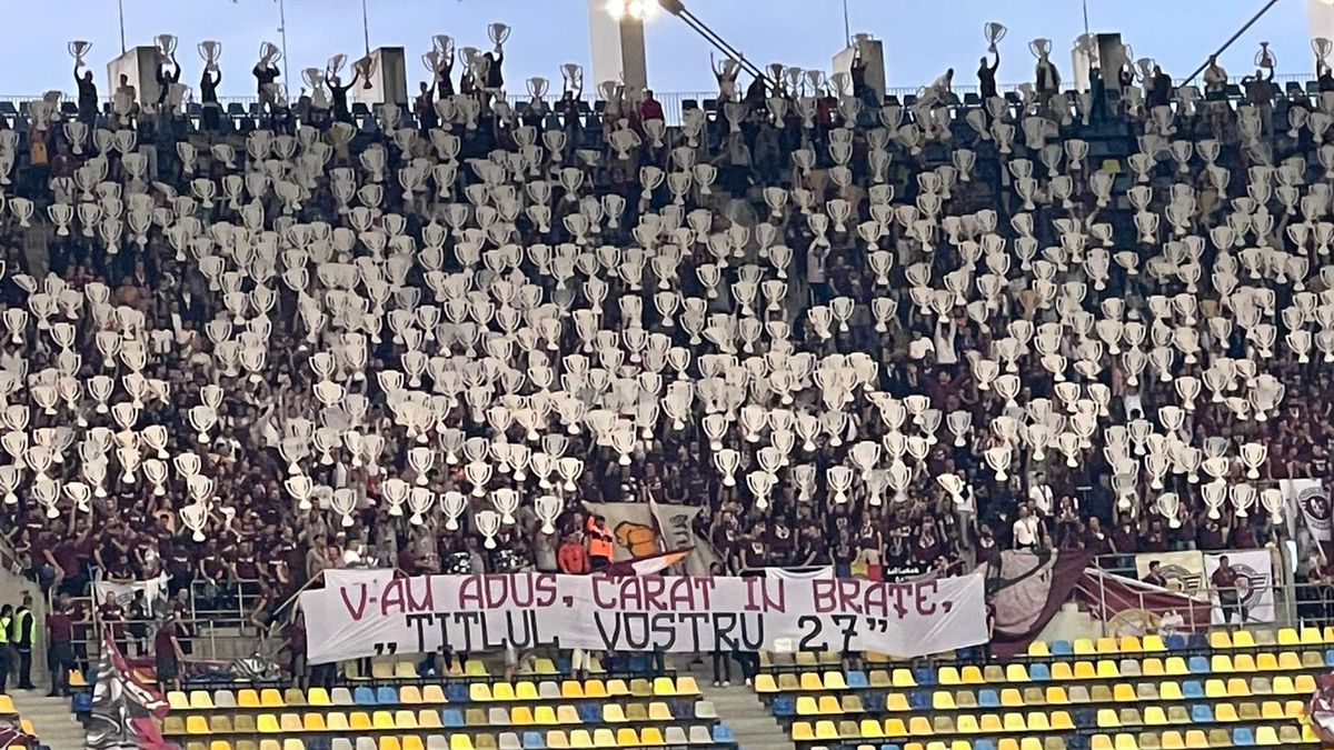 FCSB - Rapid, în pericol după ploaia de torțe și scandări rasiste » Cum au sfidat ultrașii anunțul crainicului
