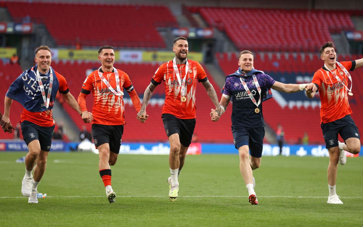 Cine e Luton Town? 10 lucruri despre nou-promovata care a uimit Anglia » În urmă cu 10 ani juca în liga a 5-a + Zdrobită în două meciuri de CCA!