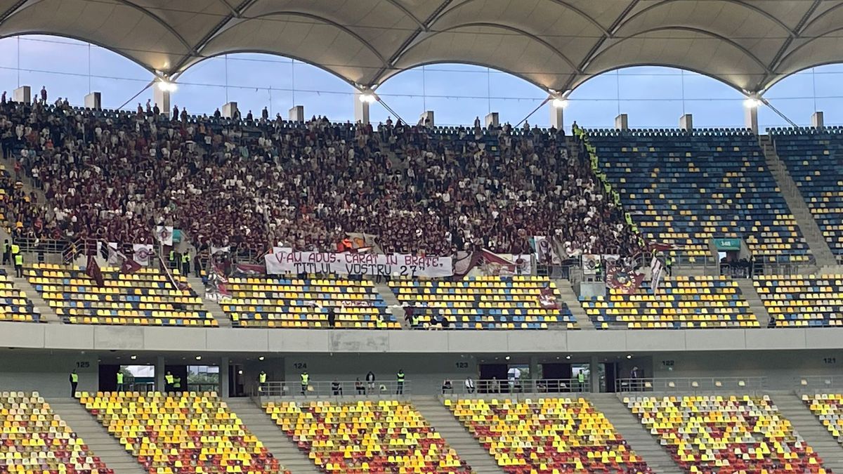 FCSB - Rapid, în pericol după ploaia de torțe și scandări rasiste » Cum au sfidat ultrașii anunțul crainicului