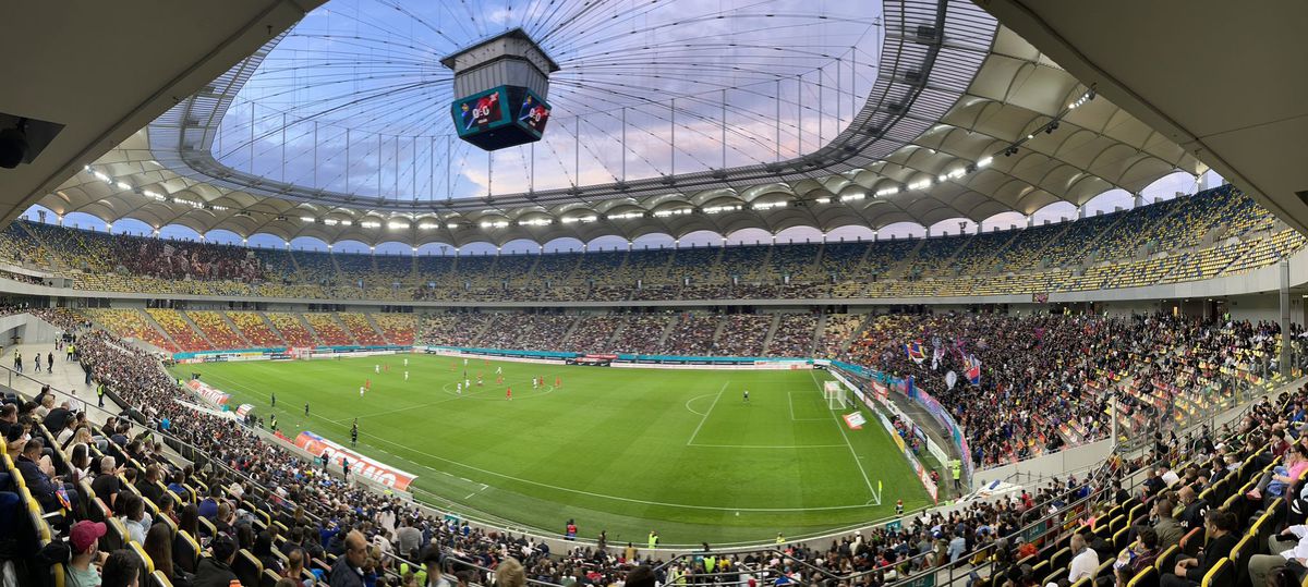 FCSB - Rapid, în pericol după ploaia de torțe și scandări rasiste » Cum au sfidat ultrașii anunțul crainicului