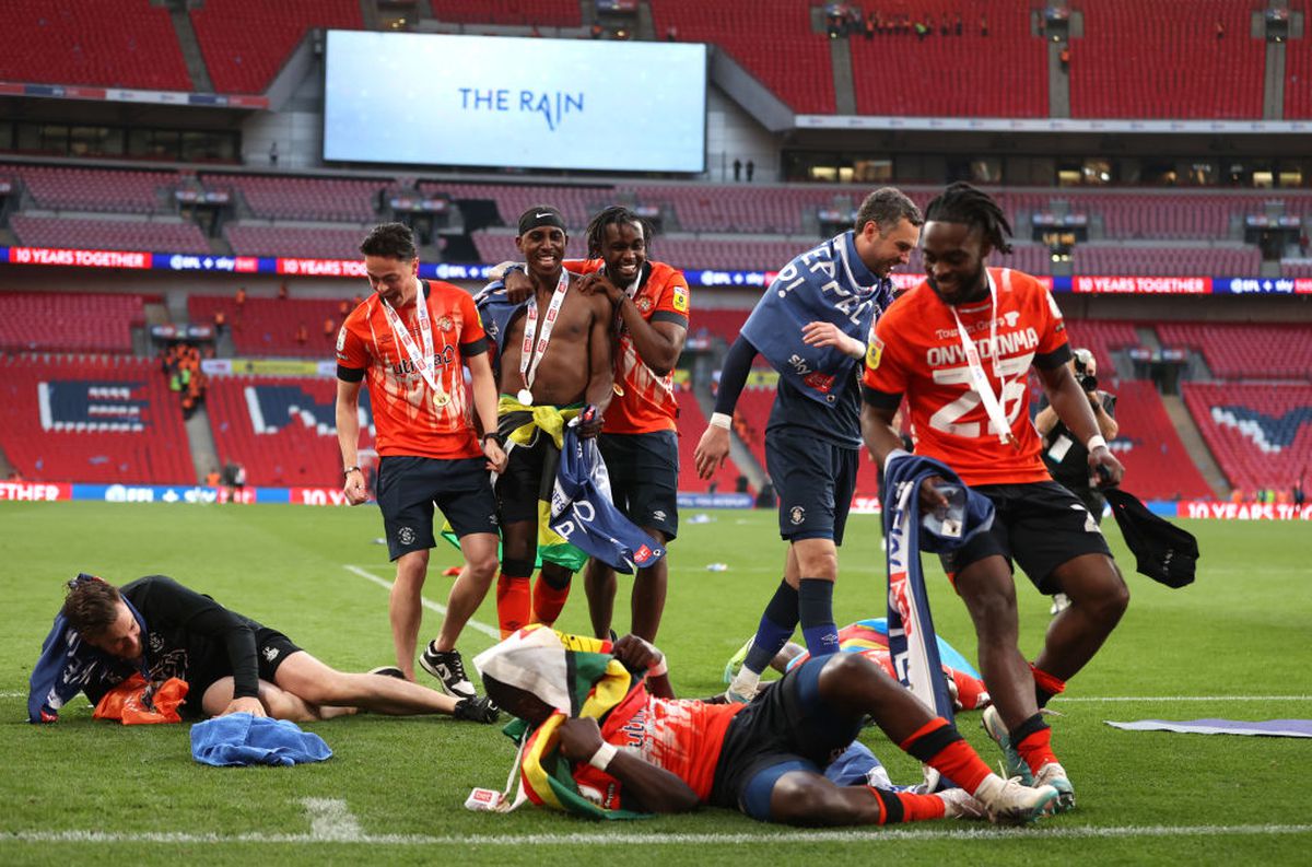 Cine e Luton Town? 10 lucruri despre nou-promovata care a uimit Anglia » În urmă cu 10 ani juca în liga a 5-a + Zdrobită în două meciuri de CCA!