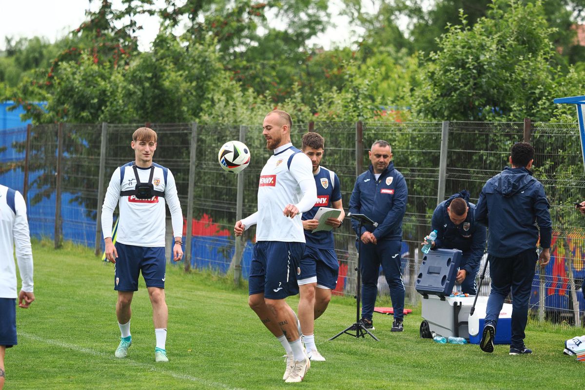 Cum a apărut Nicolae Stanciu la Mogoșoaia, înainte de EURO 2024 » Imagini de la antrenamentul României de azi