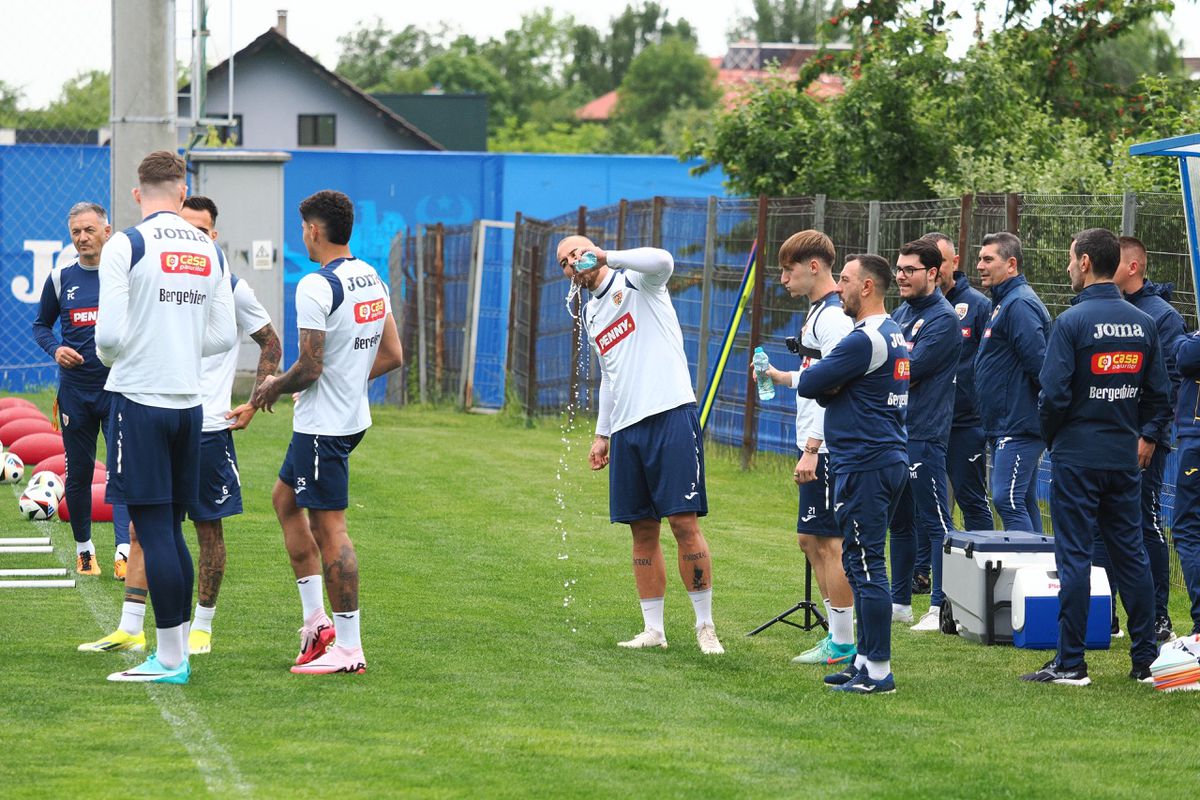 Edi Iordănescu e „certat” în cantonament de AI: „Îi spune că nu doarme suficient. E foarte stresat”