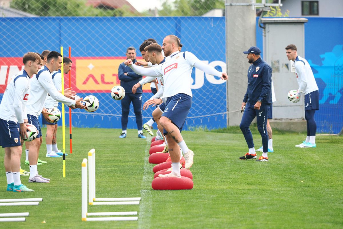 Edi Iordănescu e „certat” în cantonament de AI: „Îi spune că nu doarme suficient. E foarte stresat”