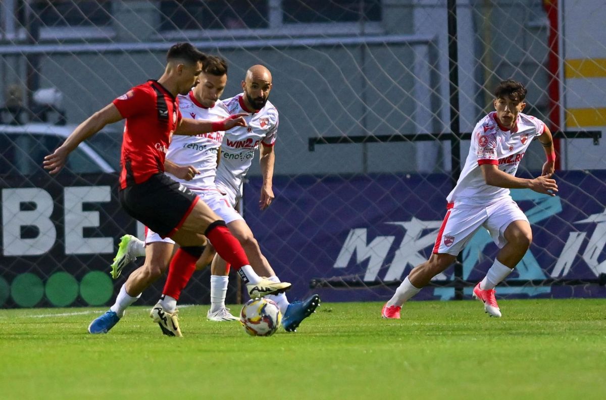 Ce chin, ce jale! Rezultatul din tur o ține pe Dinamo în Superliga » Ciucanii n-au profitat de prestația lamentabilă a „câinilor”