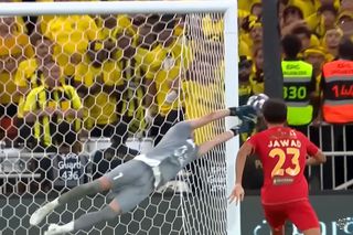 Aproape să le umbrească sărbătoarea! Florin Niță l-a exasperat pe Benzema în meciul contra noii campioane