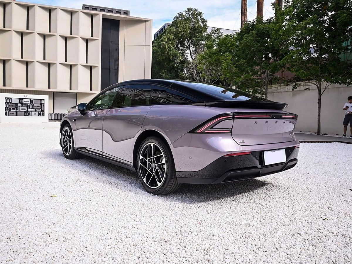 Noul model Xpeng P7 lansat de chinezi
