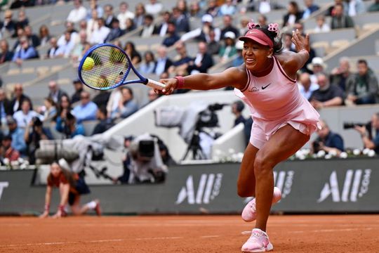 Naomi Osaka, purtând echipamentul special cu tematică „sakura” la Roland Garros. Foto: Imago Images