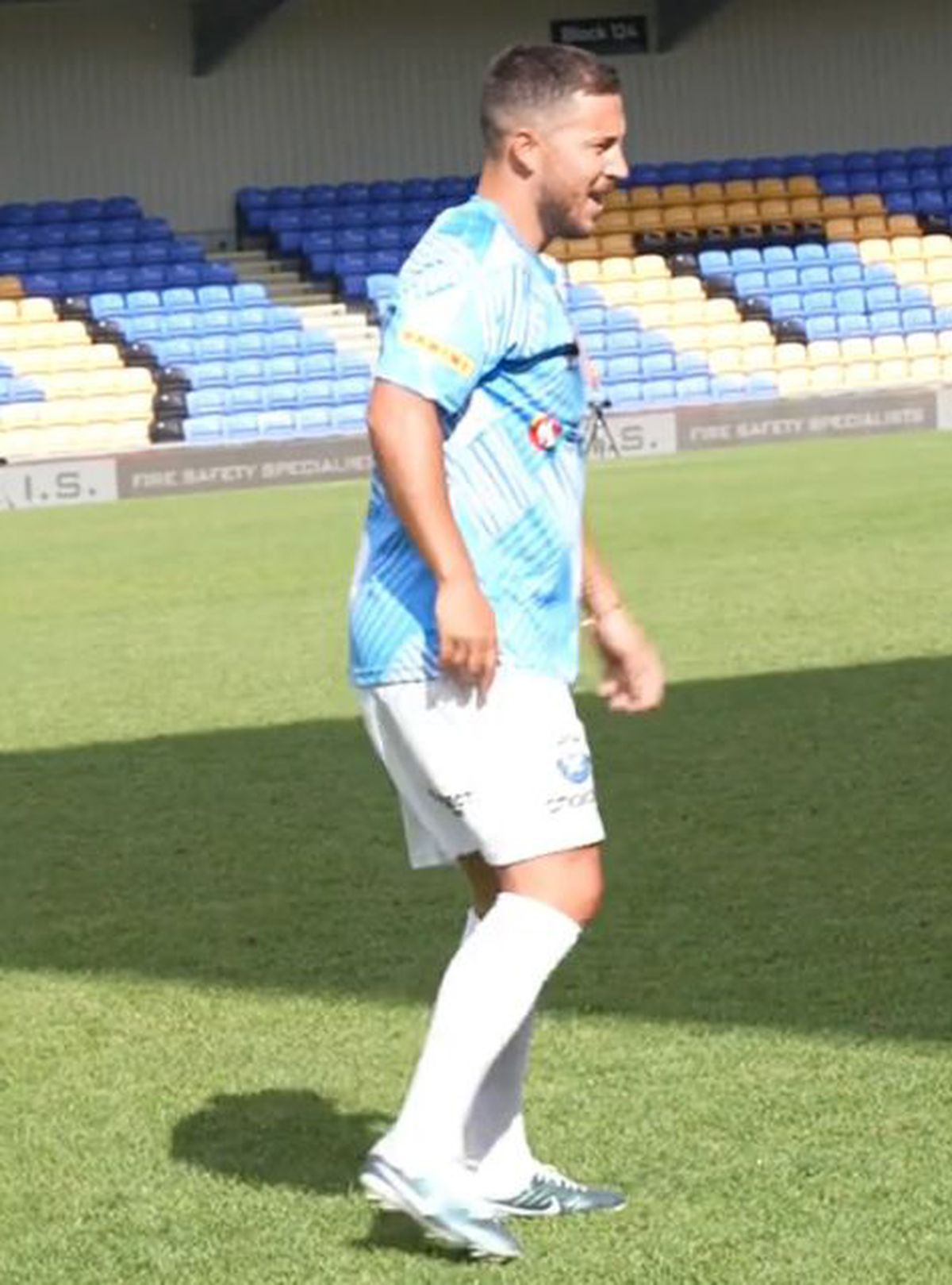 Greu de recunoscut » Retras de nici doi ani, fostul fotbalist de 120 de milioane de euro abia se mișcă: „Sunt hedonist. Grătare, vin roșu, toate cele”