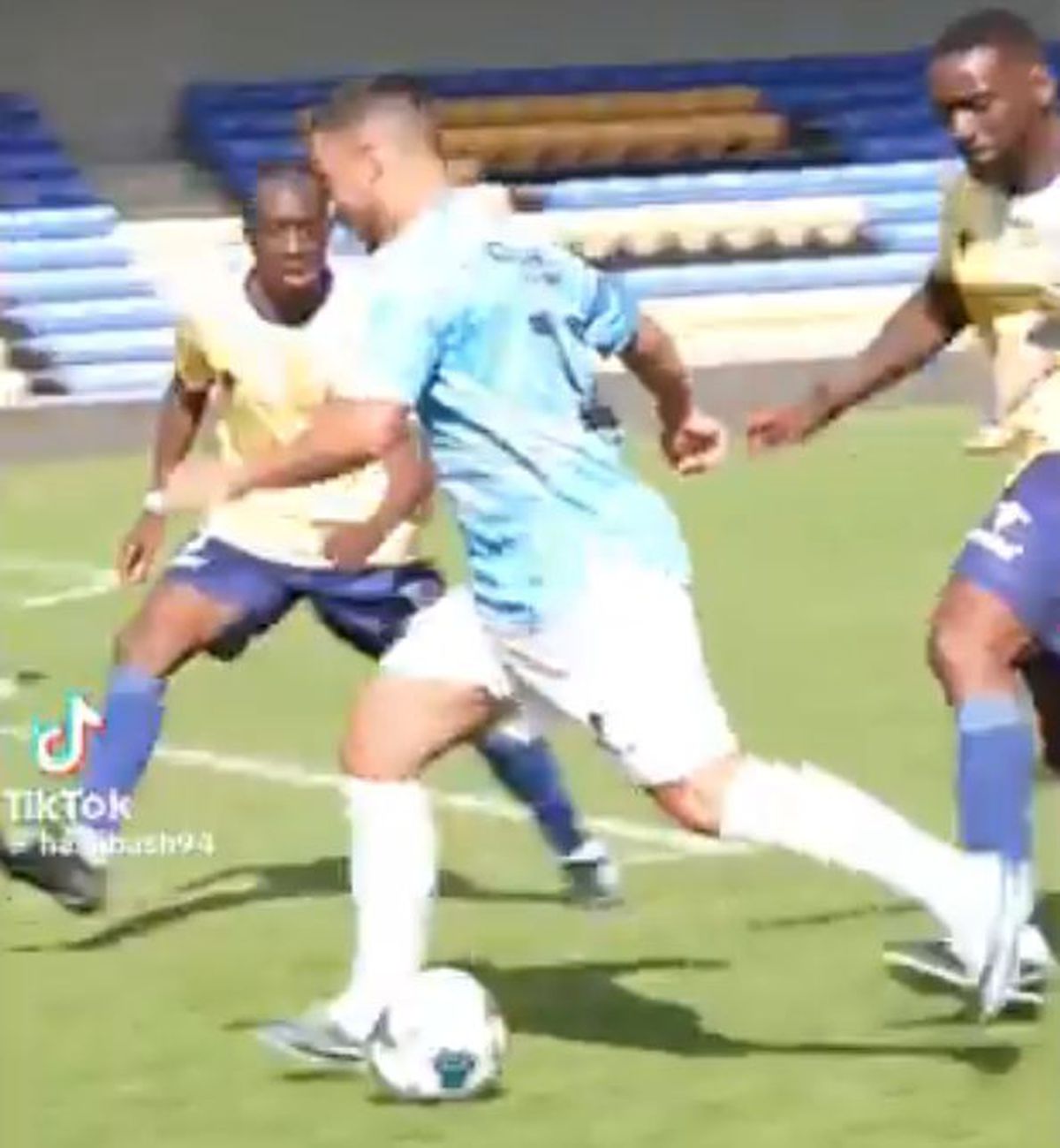 Greu de recunoscut » Retras de nici doi ani, fostul fotbalist de 120 de milioane de euro abia se mișcă: „Sunt hedonist. Grătare, vin roșu, toate cele”