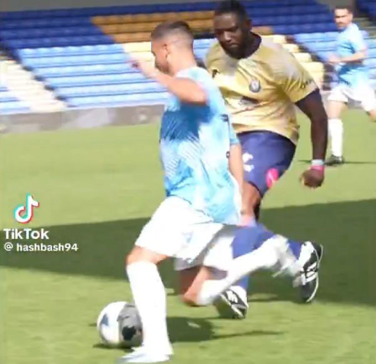 Greu de recunoscut » Retras de nici doi ani, fostul fotbalist de 120 de milioane de euro abia se mișcă: „Sunt hedonist. Grătare, vin roșu, toate cele”