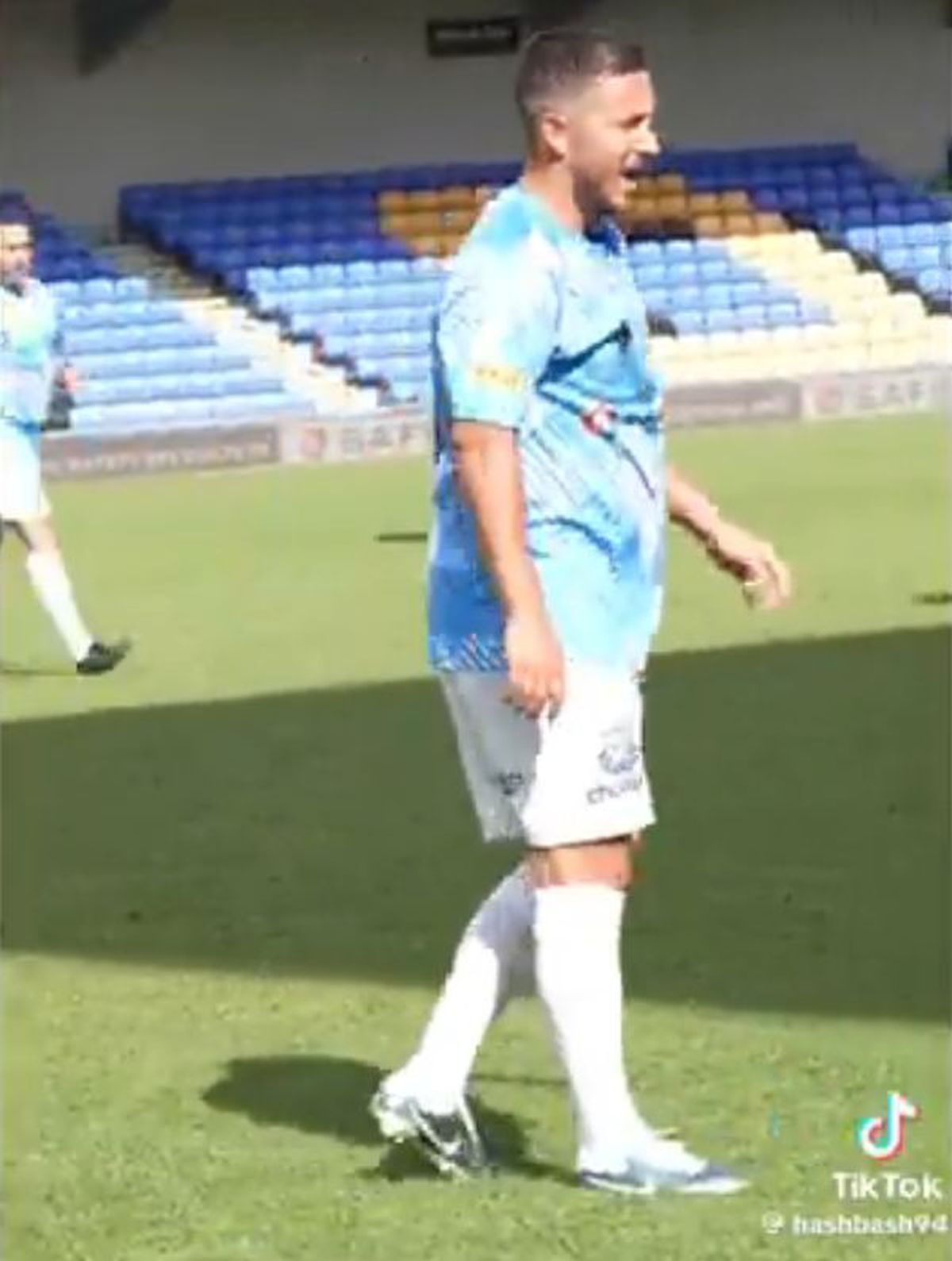 Greu de recunoscut » Retras de nici doi ani, fostul fotbalist de 120 de milioane de euro abia se mișcă: „Sunt hedonist. Grătare, vin roșu, toate cele”