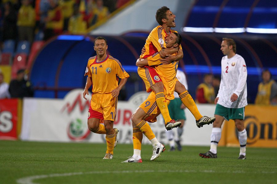 „Mamăăăă!” » După 19 ani, Ciprian Marica rememorează noaptea în care Adi Mutu a bătut un ospătar cu ranga: „Dacă-ți dau un pumn, te arunc în fântâna asta!”