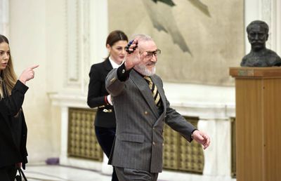 Gigi Becali s-a „ciocnit” în Parlament de președintele Nicușor Dan și i-a spus un singur lucru: „Am rămas uimit!”