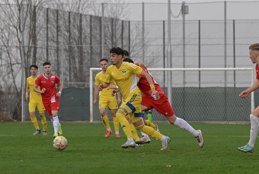 Primul fotbalist care a semnat cu Petrolul pentru: contract pe 3 sezoane