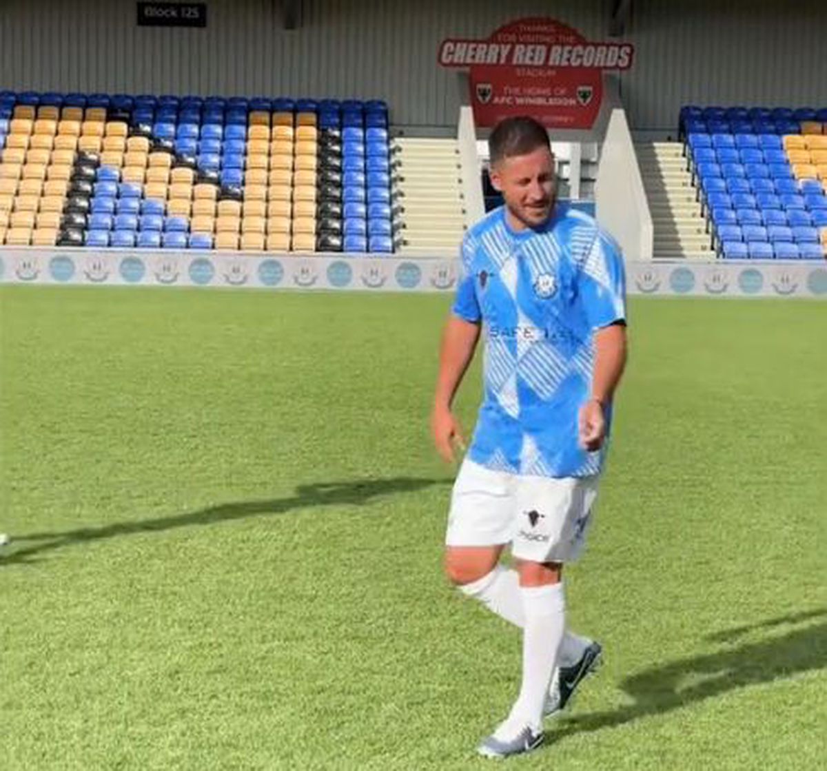 Greu de recunoscut » Retras de nici doi ani, fostul fotbalist de 120 de milioane de euro abia se mișcă: „Sunt hedonist. Grătare, vin roșu, toate cele”