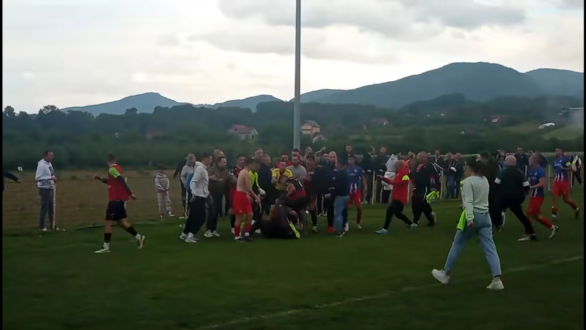 Bătaie la un meci de juniori în Serbia