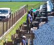 Minerul Lupeni și-a demolat tribuna, înaintea meciului pentru promovare // FOTO: Facebook