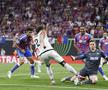 Mesajul care face înconjurul lumii » Ce au afișat fanii lui Rayo Vallecano imediat după finală
