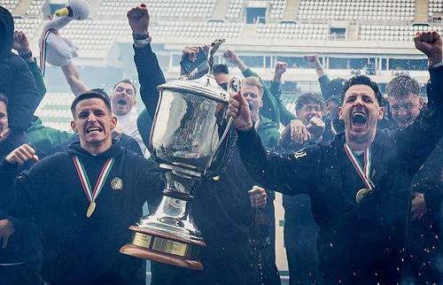 Paul Anton a celebrat deunăzi câștigarea titlului cu Gyor în Ungaria
Foto Instagram personal