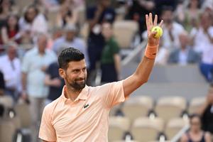 Novak Djokovic nu se mai oprește » Recordul absolut al lui Roger Federer, doborât de sârb