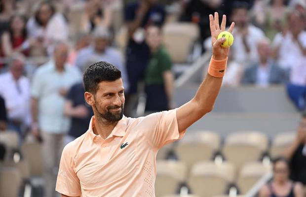Novak Djokovic nu se mai oprește » Recordul absolut al lui Roger Federer, doborât de sârb