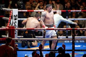 Oleksandr Usyk, îndemnat să ia în considerare retragerea din sporturile de contact