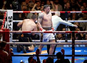 Oleksandr Usyk, îndemnat să ia în considerare retragerea din sporturile de contact