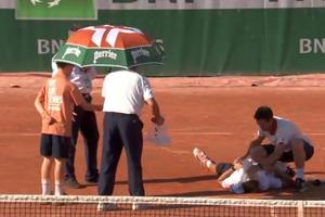 Scene incredibile la Roland Garros! A câștigat meciul turneului, dar nu s-a mai putut ridica de pe zgură