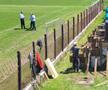 Minerul Lupeni și-a demolat tribuna, înaintea meciului pentru promovare // FOTO: Facebook