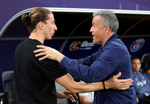 Filipe Luis și Luis Enrique, la finala Cupei Intercontinentale din decembrie 2025, pierdută de Flamengo (2-3) cu PSG / Foto: GettyImages