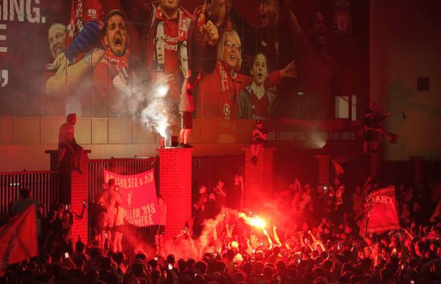 10 persoane arestate la petrecerea de titlu de la Liverpool » Care a fost motivul