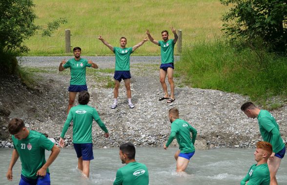 Imagini inedite din Austria: jucătorii lui Sepsi se refac în râu, cu zâmbete și frisoane