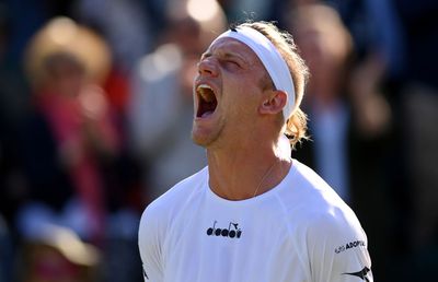 Prima mare surpriză de la Wimbledon » Semifinalistul de anul trecut, învins într-un super tie-break dramatic