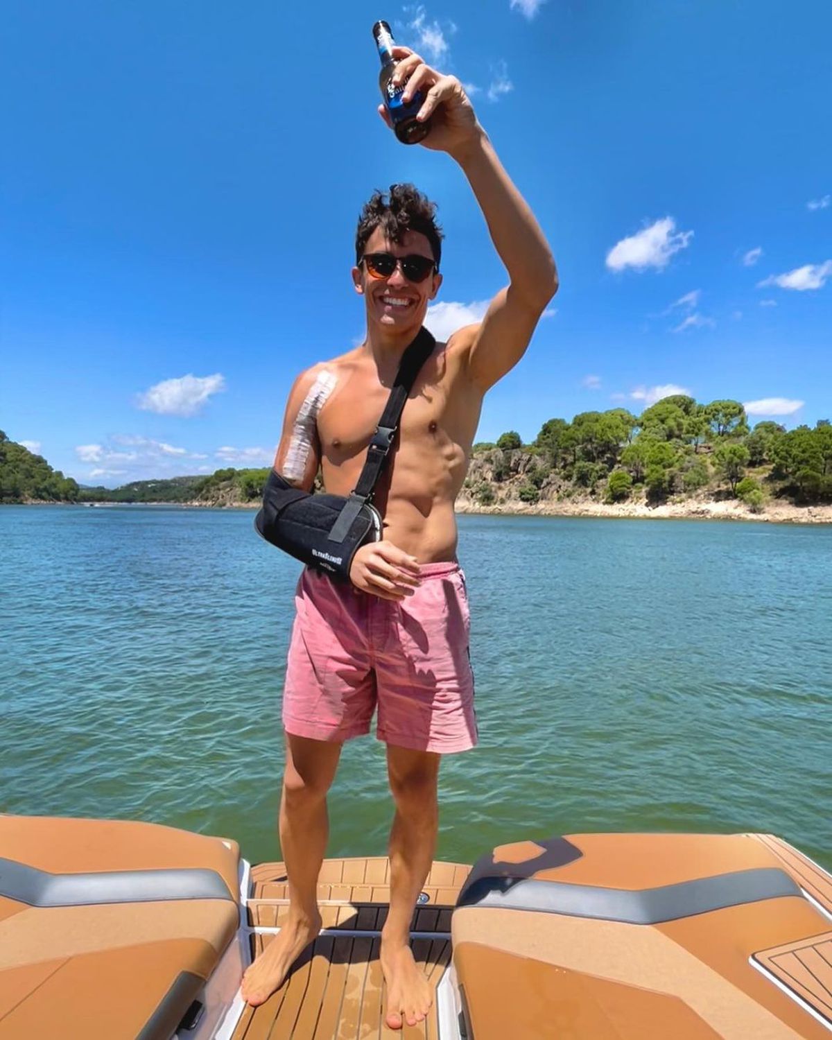 Marc Marquez și-a arătat în premieră cicatricea » Cum arată umărul după accidentarea horror din martie