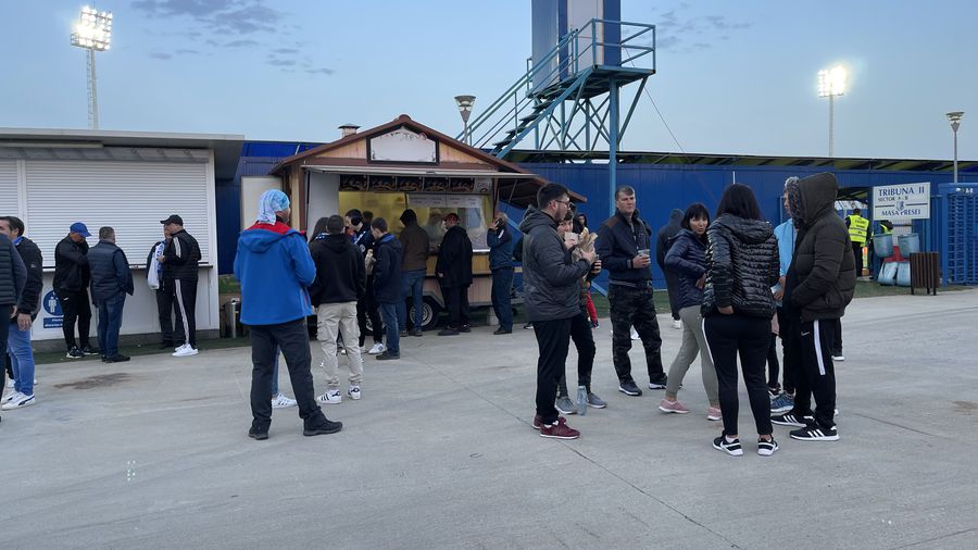 Mâncarea se poate cumpăra din căsuţe, aflate lângă stadion MATCHDAY EXPERIENCE, episodul 5 » Stadionul Farul: bine cu organizarea, defectuos la food-court și interacțiunea cu fanii