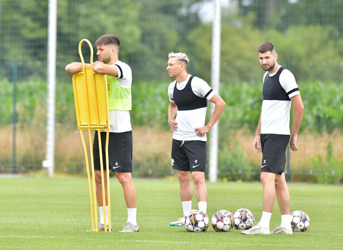 „Plăcere, 10 minute”, restul e chin » Vocea care face liniște în cantonamentul Rapidului: „Doar eu vorbesc!”