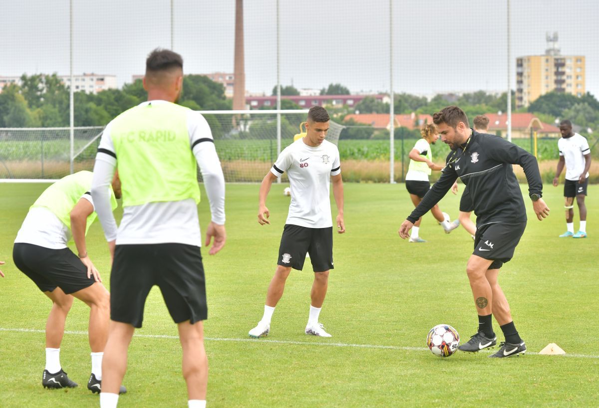 „Plăcere, 10 minute”, restul e chin » Vocea care face liniște în cantonamentul Rapidului: „Doar eu vorbesc!”