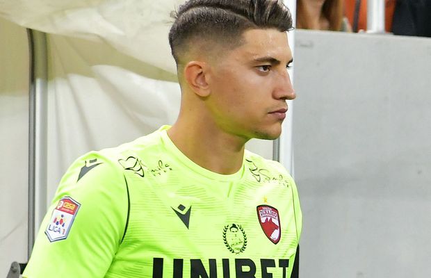 Mihai Eșanu a semnat în Liga 1! Anunțul clubului și primul mesaj al portarului după ce a fost prezentat