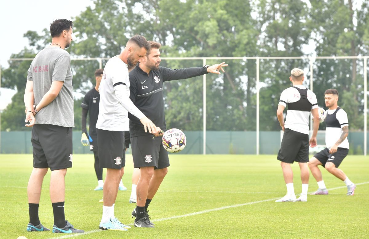 „Plăcere, 10 minute”, restul e chin » Vocea care face liniște în cantonamentul Rapidului: „Doar eu vorbesc!”