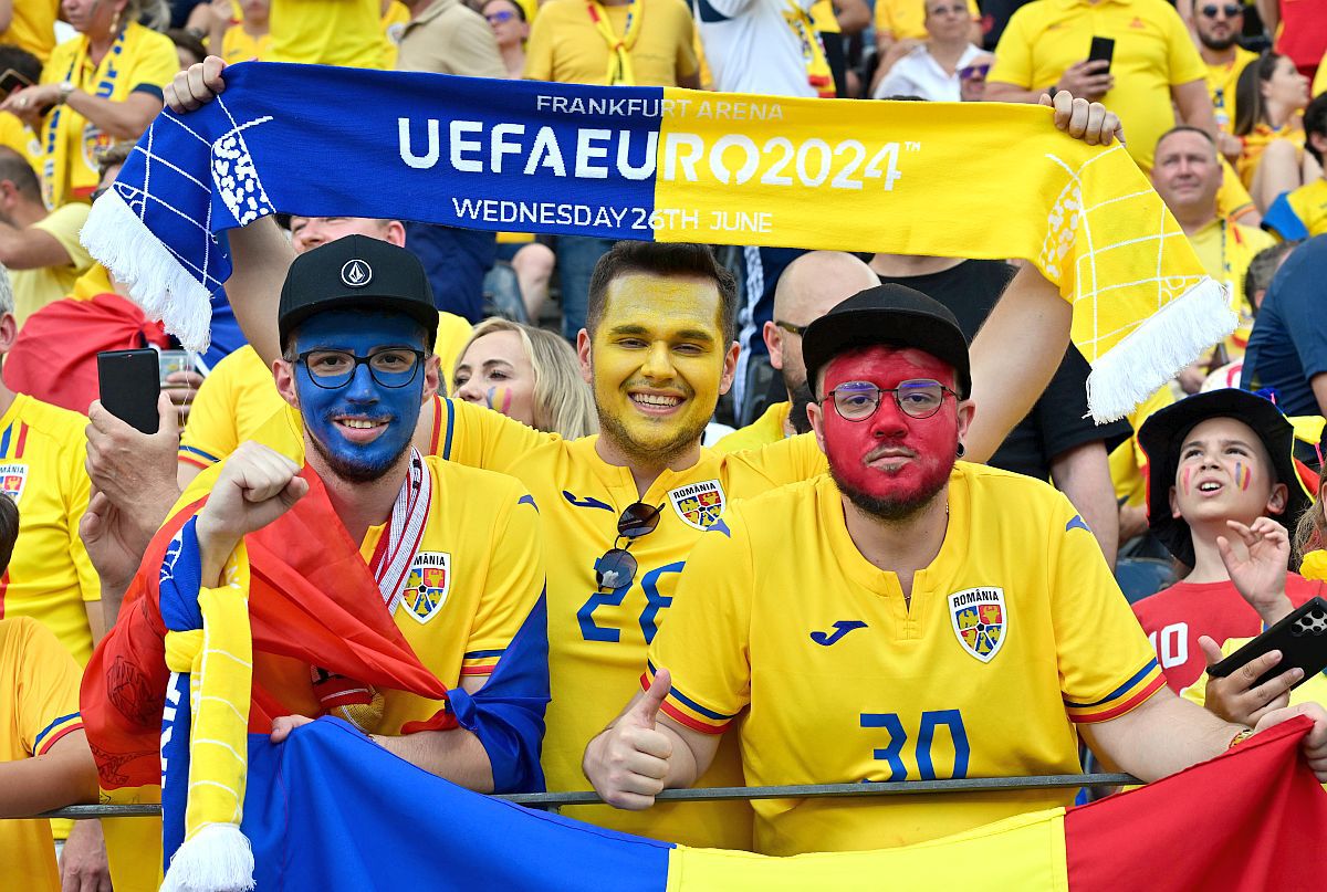 „Ne uitam pe telefoane precum copiii” » Sprijinul românilor i-a TOPIT pe „tricolori”: „Încă nu realizăm cu adevărat”